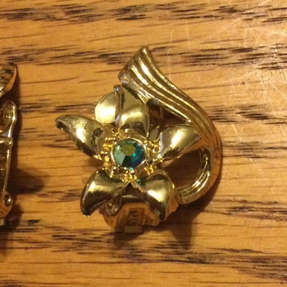Vintage rhinestone flower earrings - Picture 3 of 3